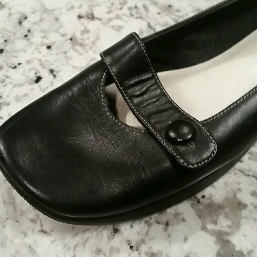 BP for Nordstrom Mary Jane Black Leather Flats EUC - Picture 4 of 6